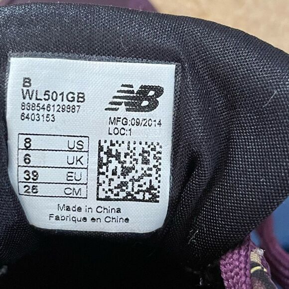 New Balance ~ WL501GB ~ size 8 ~ beautiful deep plum color with animal print - Picture 8 of 9